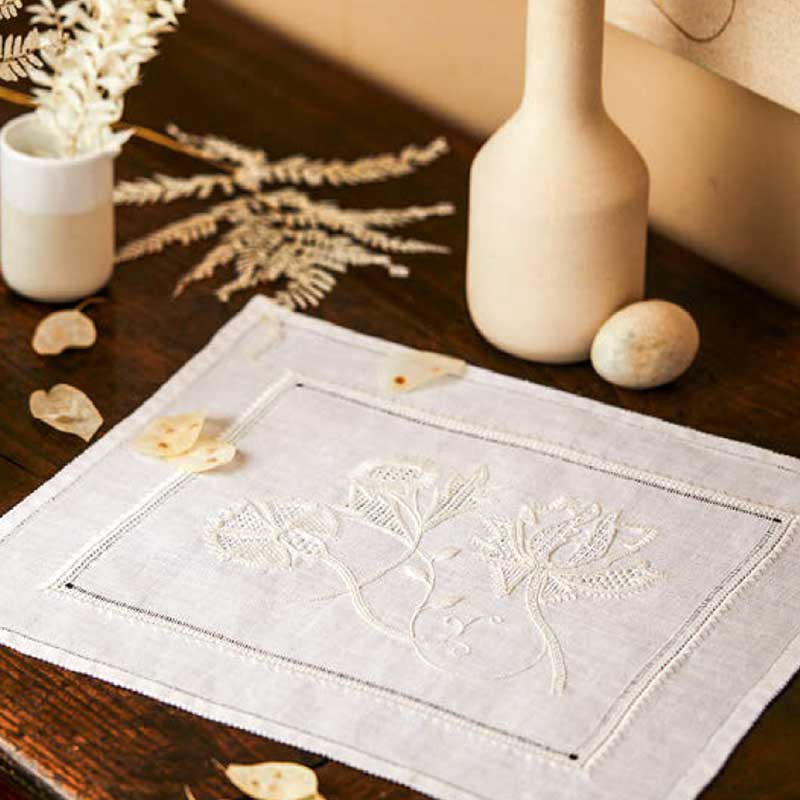 Inspirations 106 6 8e04cacd-de12-3e19-bd8b-c84fc102ff9f