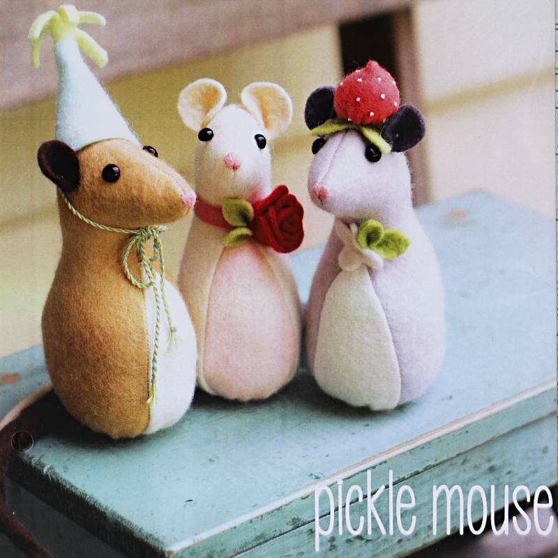 May Blossoms Pickle Mouse 2 b66576fa-aad0-46b9-af2a-3adcedb0ed9a