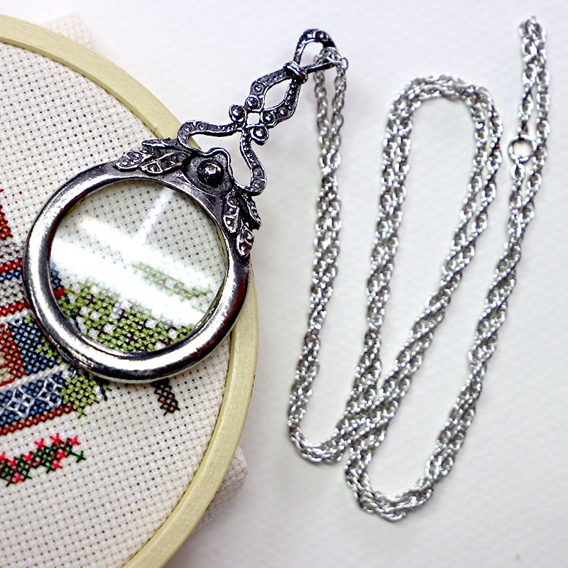 Simply Scissors Magnifier on Chain 1 cdbf11a3-bbe5-40be-9807-a503e284d9a6