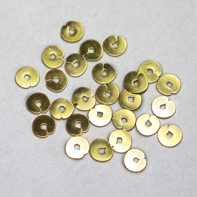 Benton & Johnson Spangles Gilt No. 09 4mm