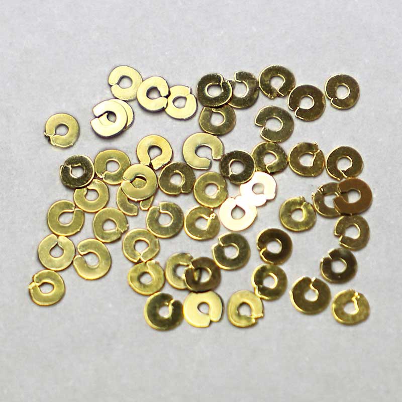Benton & Johnson Spangles Gilt No. 19 2mm