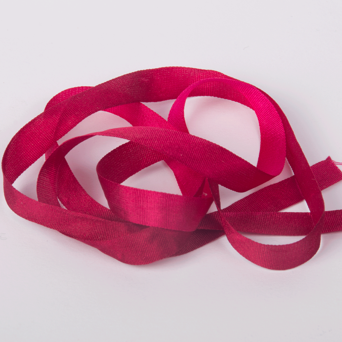Colour Streams Silk Ribbon 7mm 57 Rouge