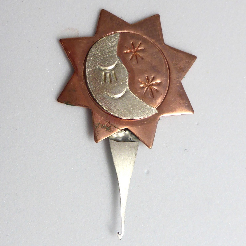 Puffin & Co Magnetic Needle Threader Celestial Sun