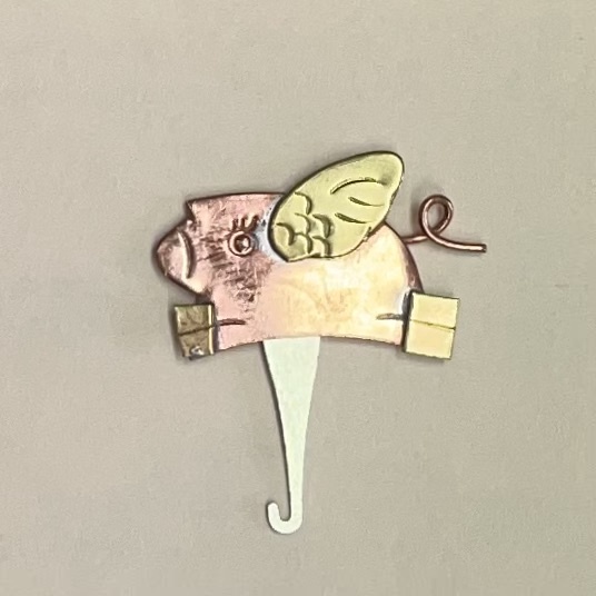 Puffin & Co Magnetic Needle Threader Flying Pig